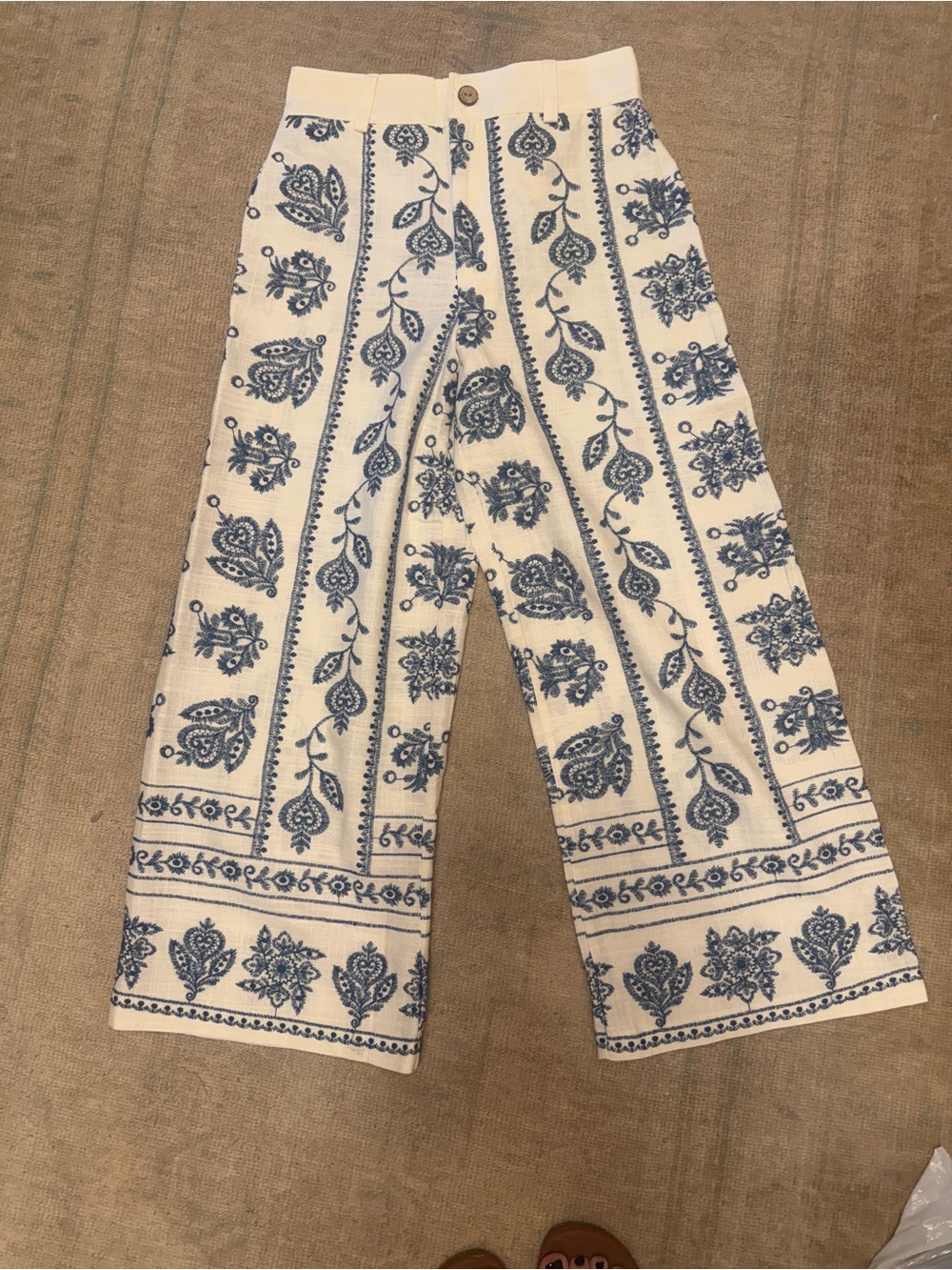 Joie Cream and Blue Printed Wide-Leg Women’s Cropped Pants